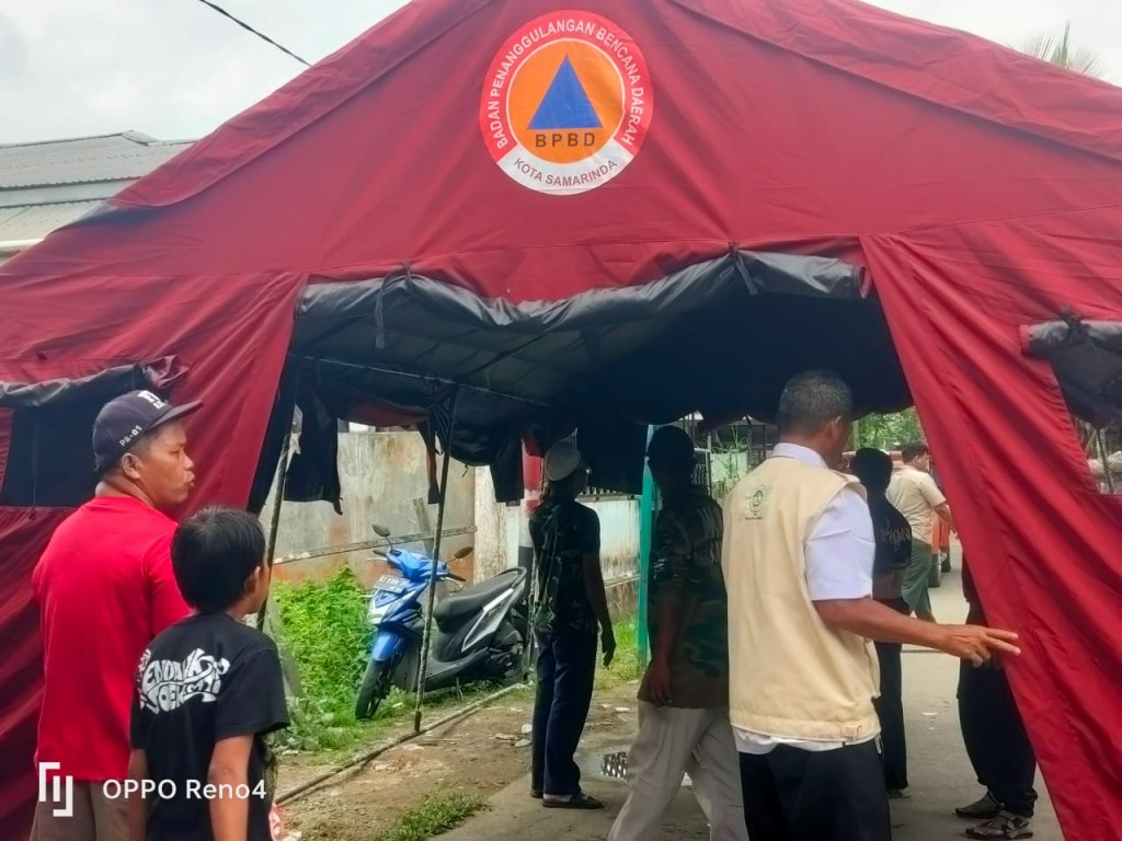 Pemasangan Tenda Korban Kebakaran Jl. Pemuda 4 Gg. H. Nusu 2